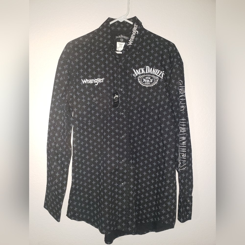 Long sleeve men's shirt